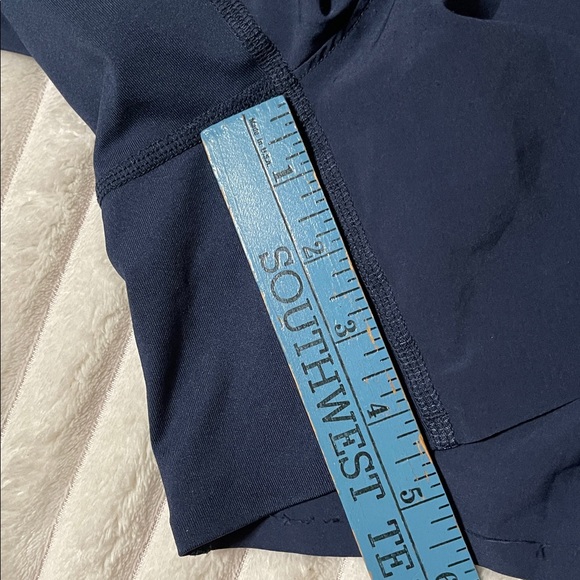 ALO Yoga Dark Blue Performance Shorts | Size Medium Men - Picture 5 of 6